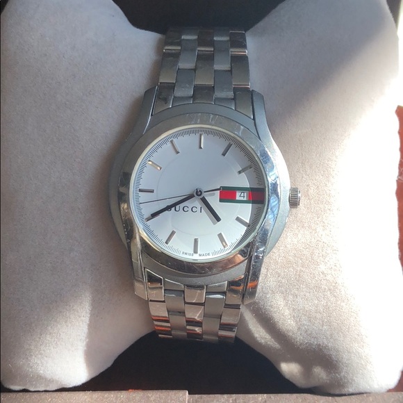 Authentic Gucci Watch with documents and case - Picture 5 of 6